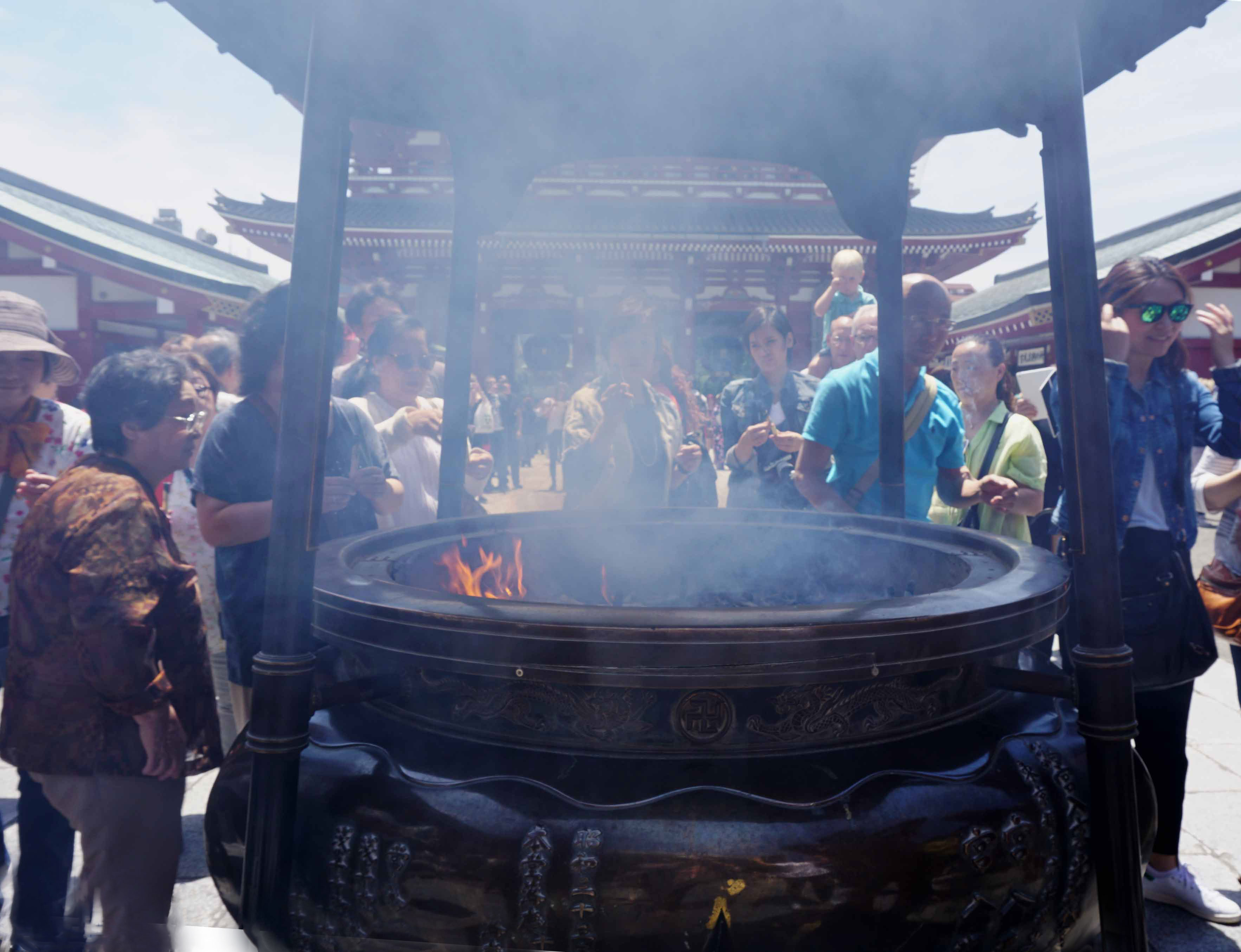 Bathing-in-the-Smoke-at-Senso-Ji