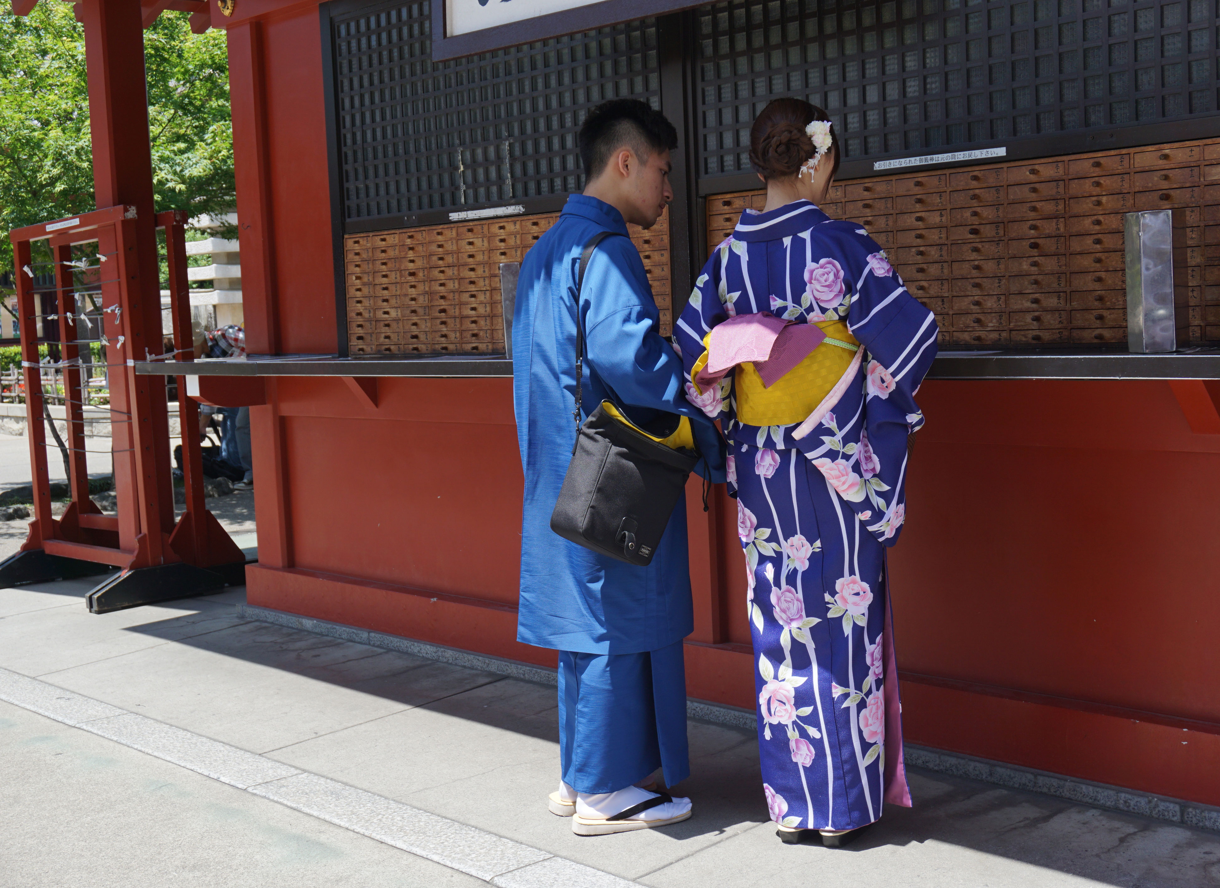 Young-couple-check-out-the-fortune-tickets