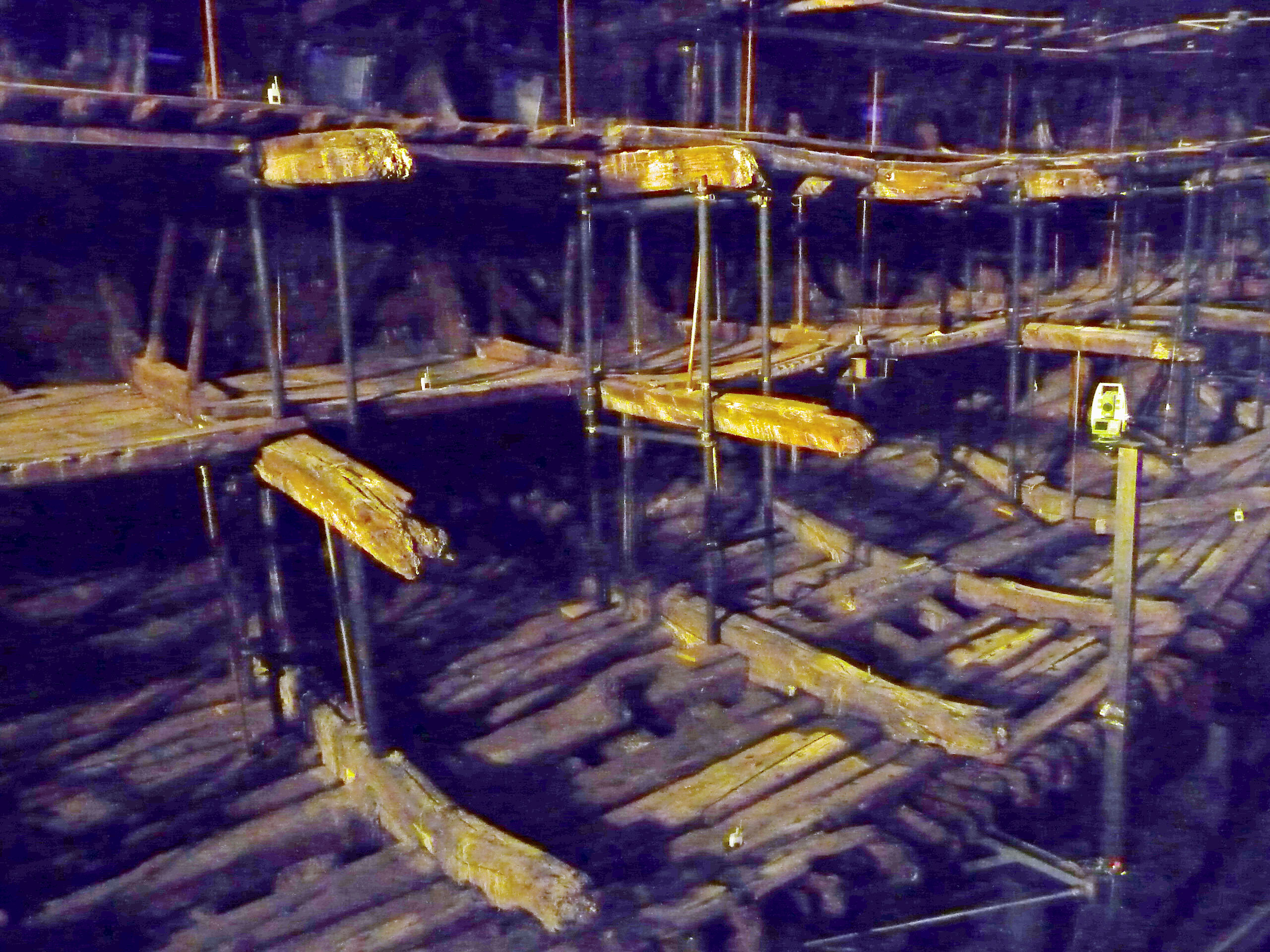 Close-up-of-timbers-from-Mary-Rose