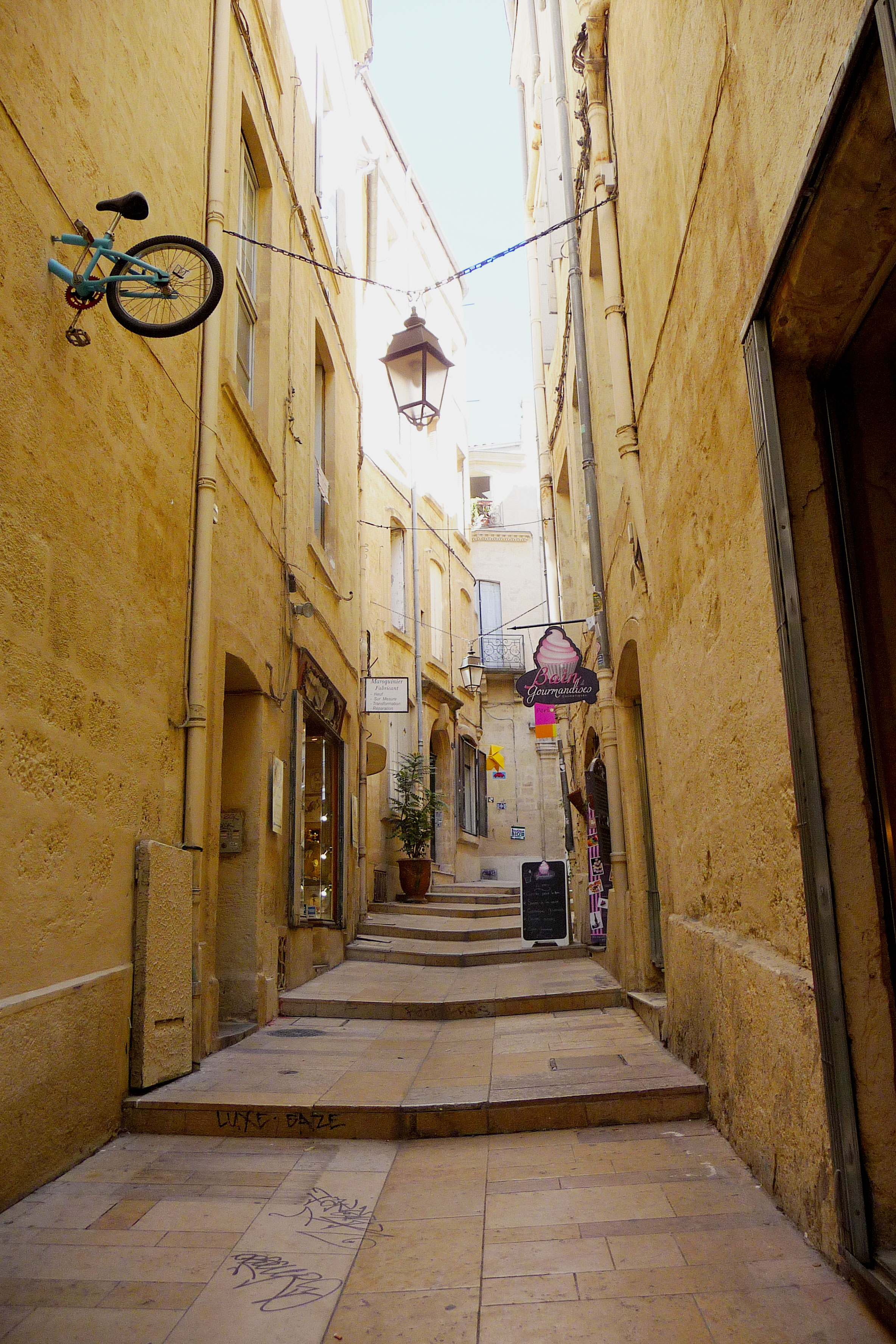 Narrow-streets-of-the-Old-Town