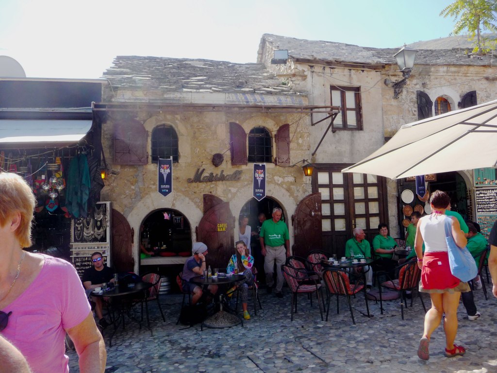 cafe-near-entrance-to-the-souk-mari-nicholson