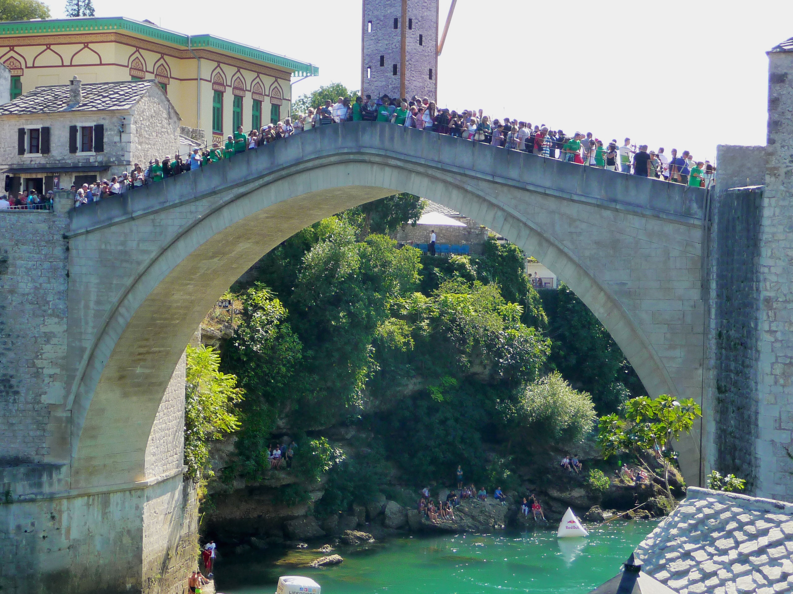 mostar-bridge-2016-watching-the-cliff-divers