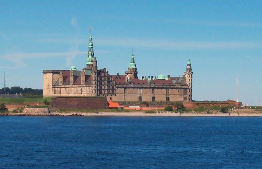 schloss_kronborg_vom_meer