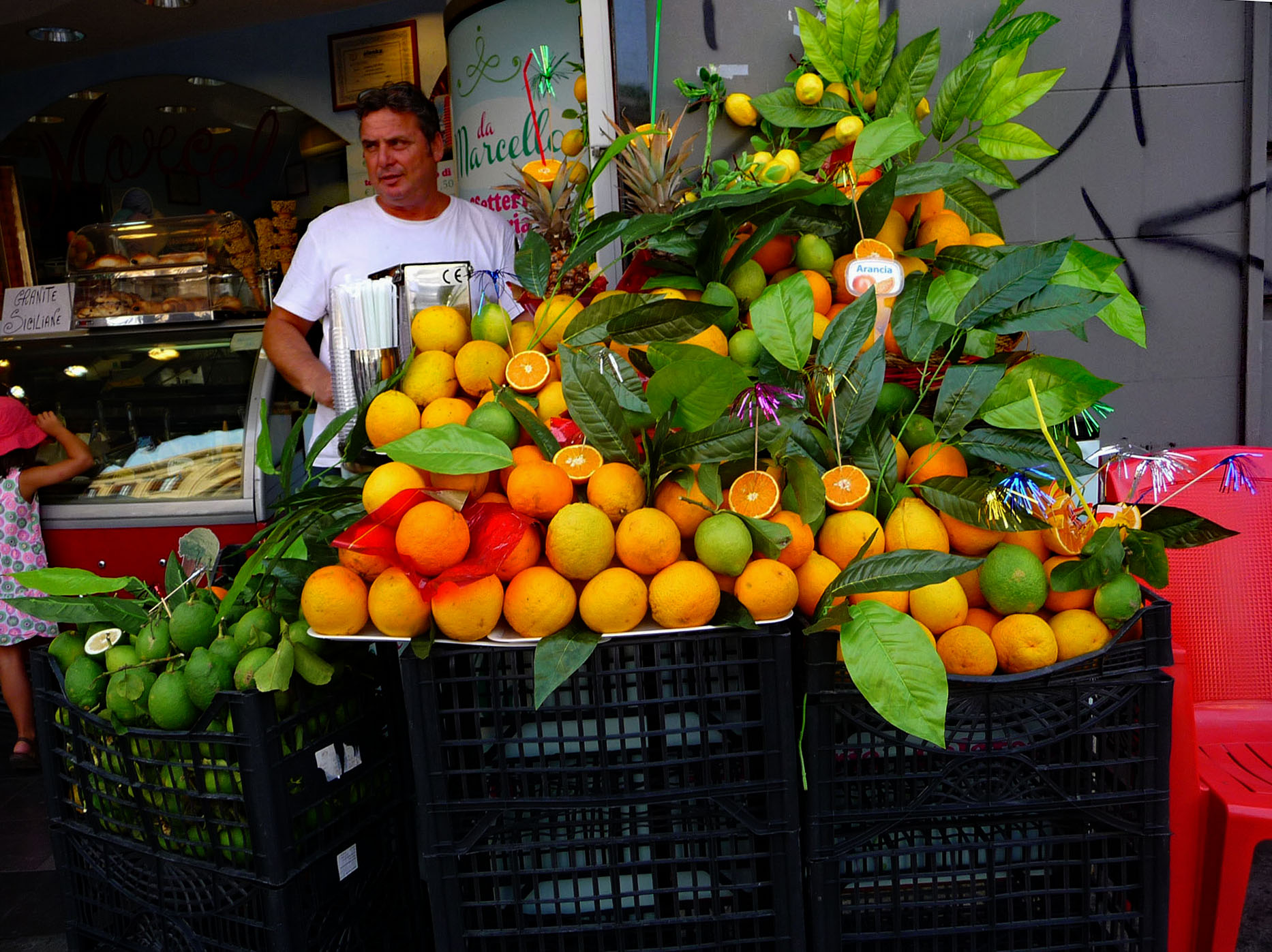 freshly-squeezed-juices-on-every-corner-2jpg