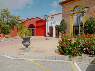 Exterior-Hotel-Vinuela,-Malaga