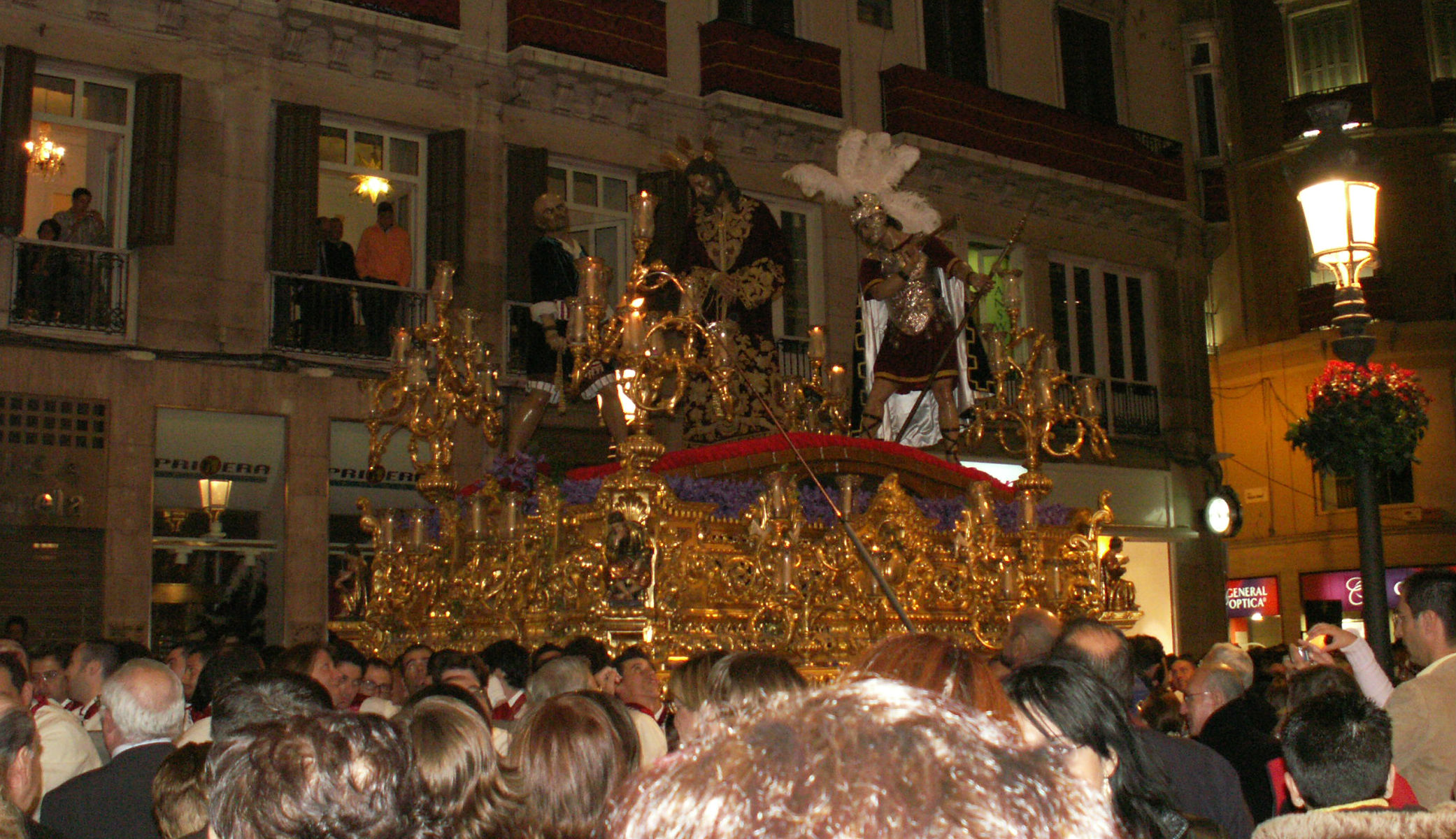 The tronos float High above the heads of the Spectators
