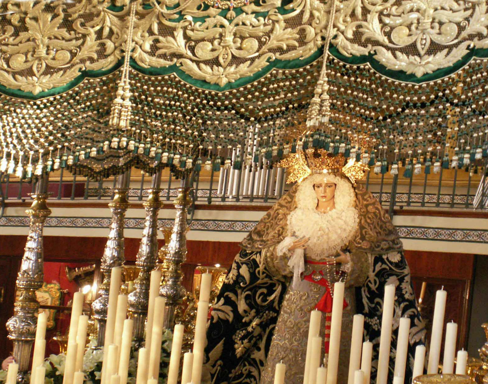 Thw Madonna is ready to leave the chapel